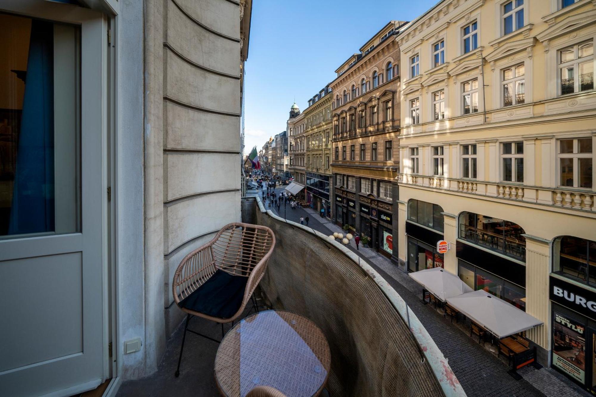 Old Town - 3 2 Bathroom Balcony * Prague